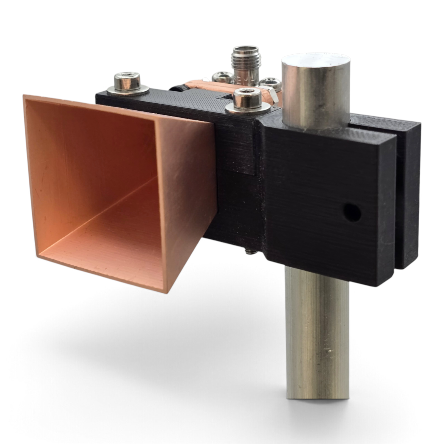 Für das 24-GHz-ISM-Band optimierte Hornantenne mit Standardverstärkung